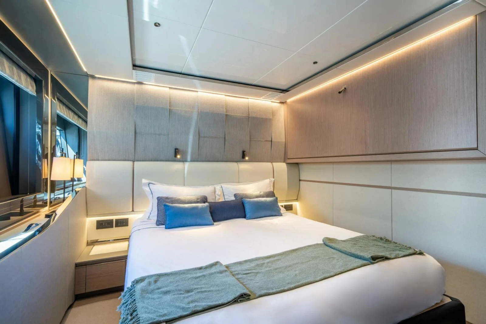 100 YACHT 100ft Sunseeker Yacht For Sale