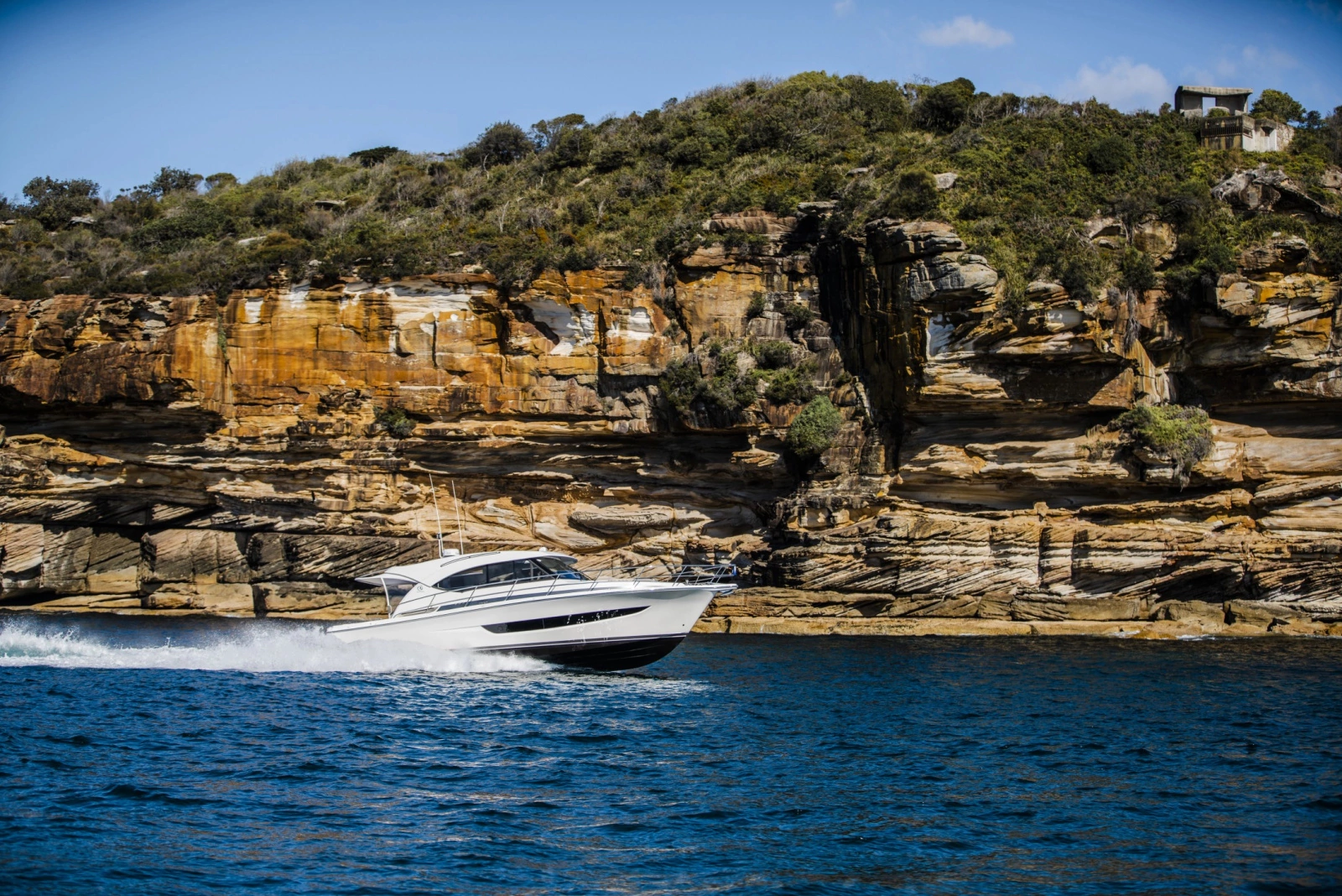 395 SUV 40ft Riviera Yacht For Sale