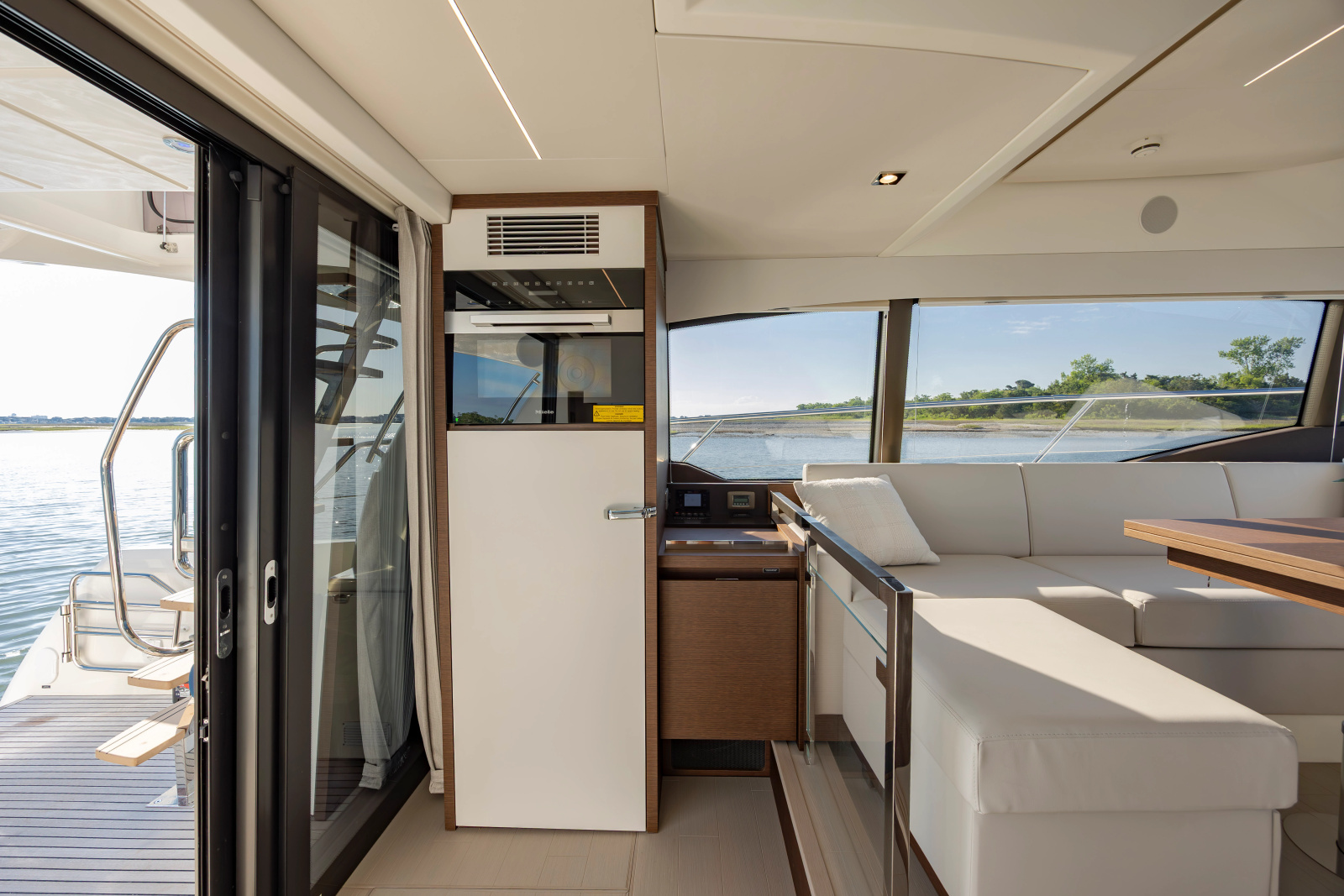 2024 Prestige 460