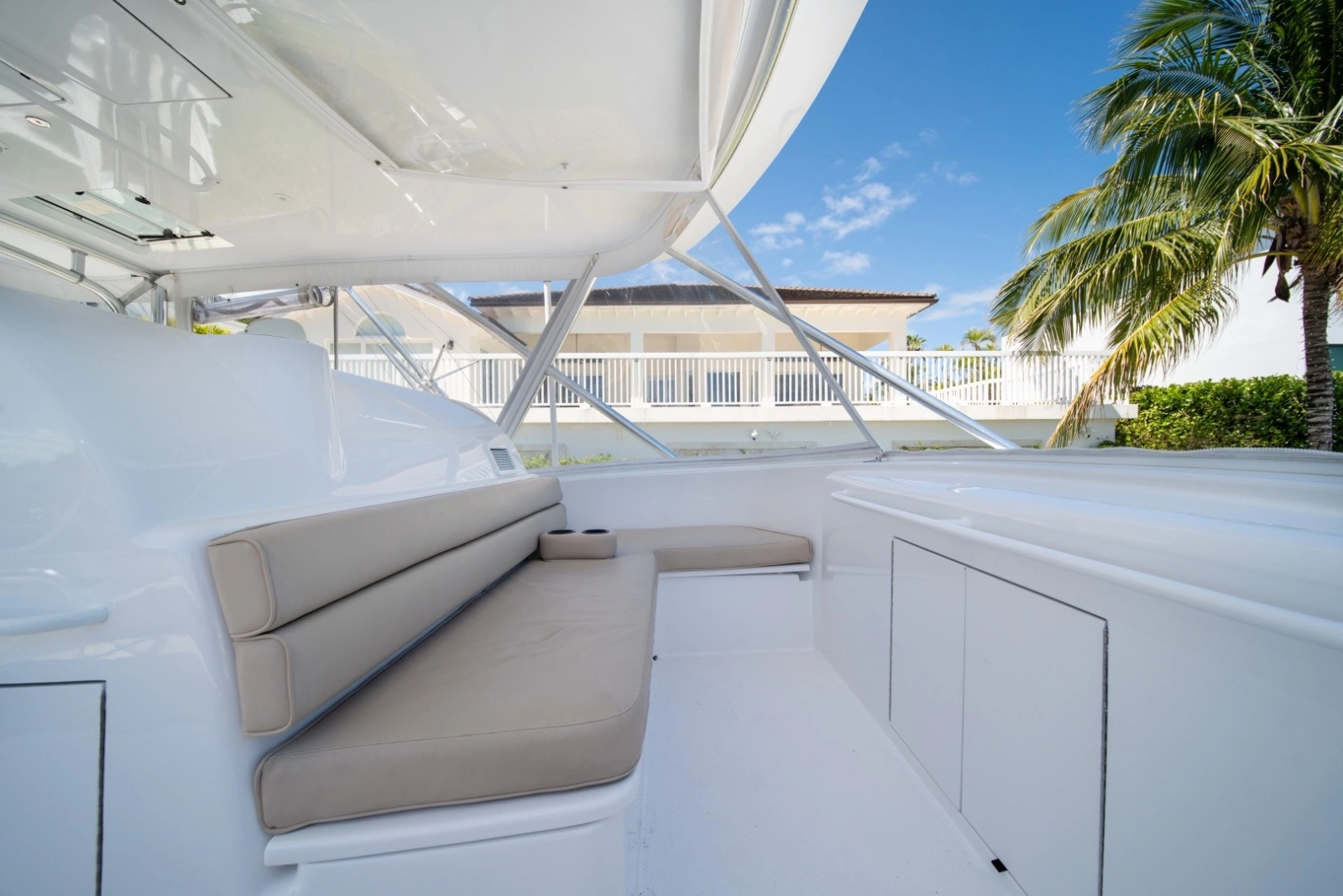 2017 Hatteras 54 GT