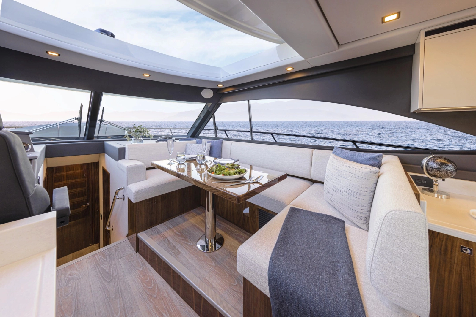 64 Sports Motor Yacht 64ft Riviera Yacht For Sale