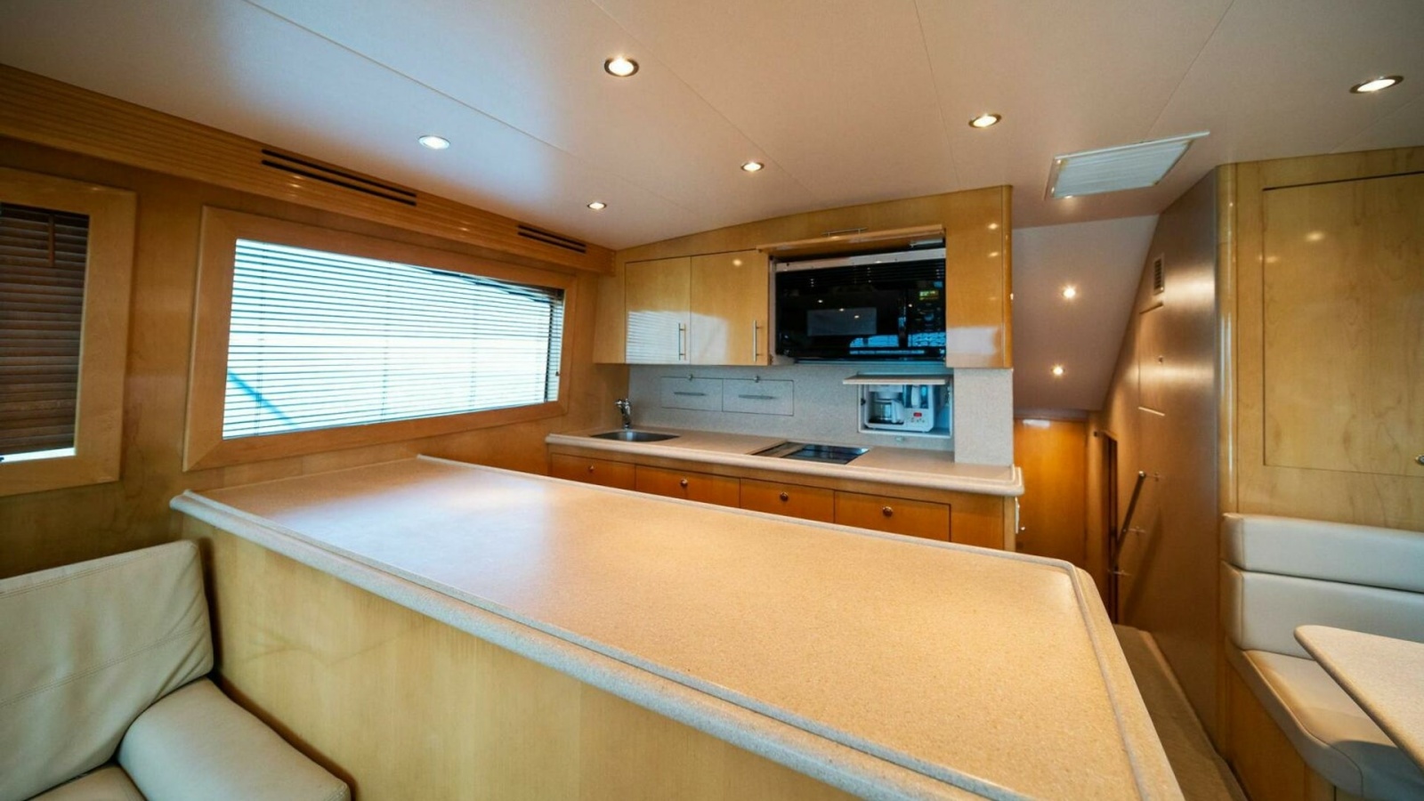 54' 2003 Hatteras 54 Convertible