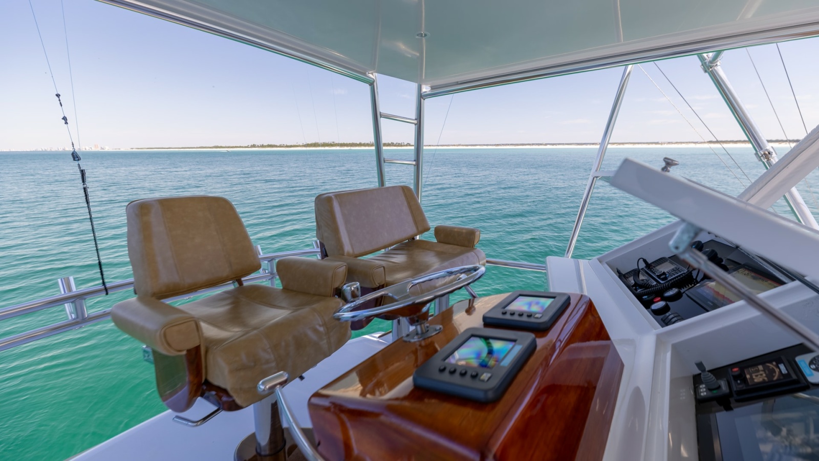 Flybridge Helm with Dual Seating