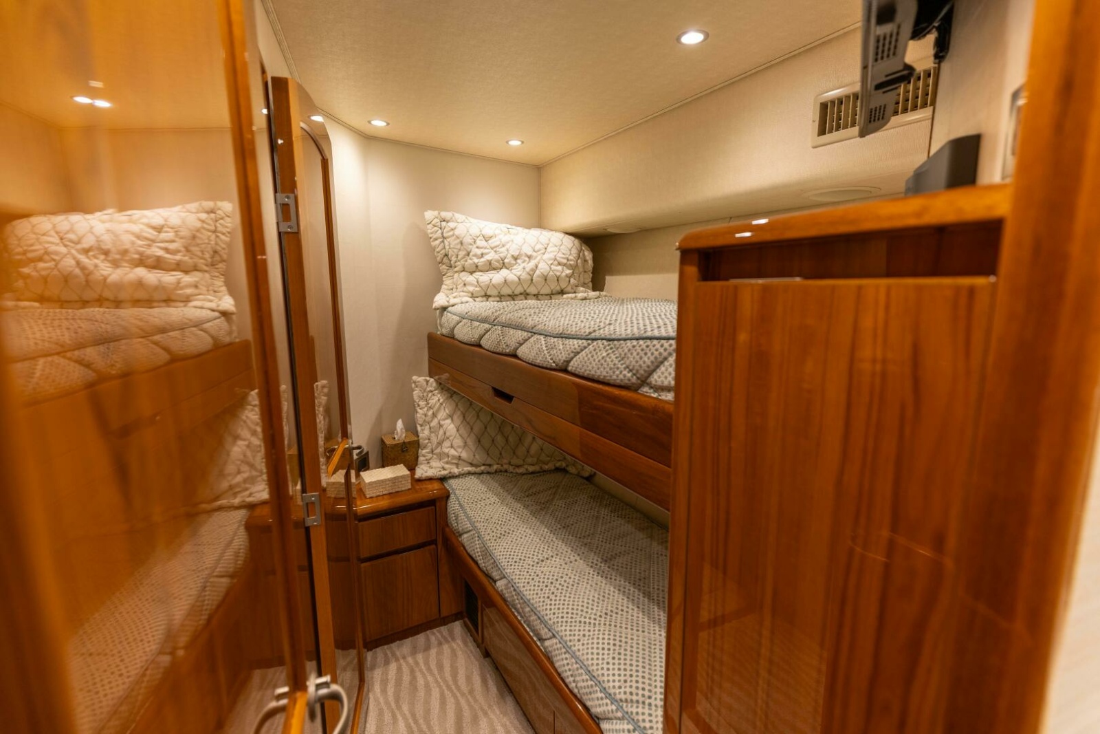 66' 2017 Viking 66 Convertible