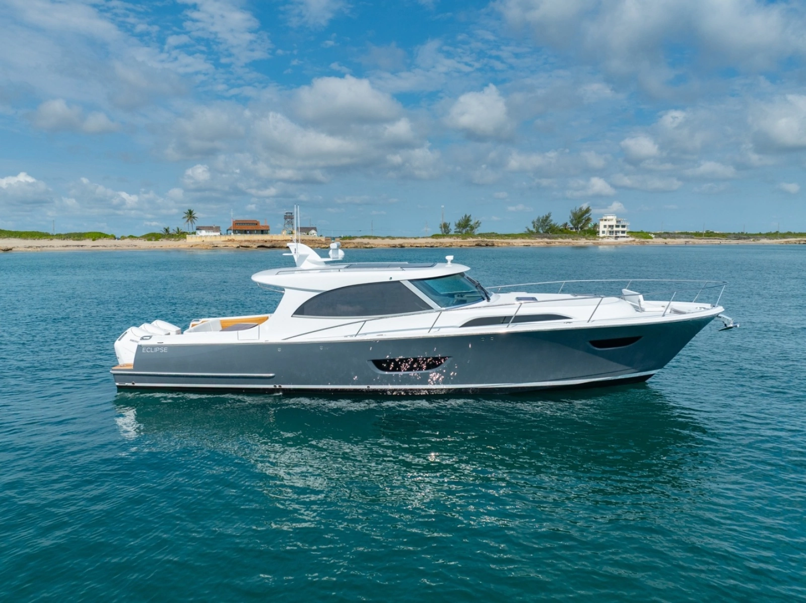 Eclipse 50 - STINGRAY GRAY - Exterior Profile
