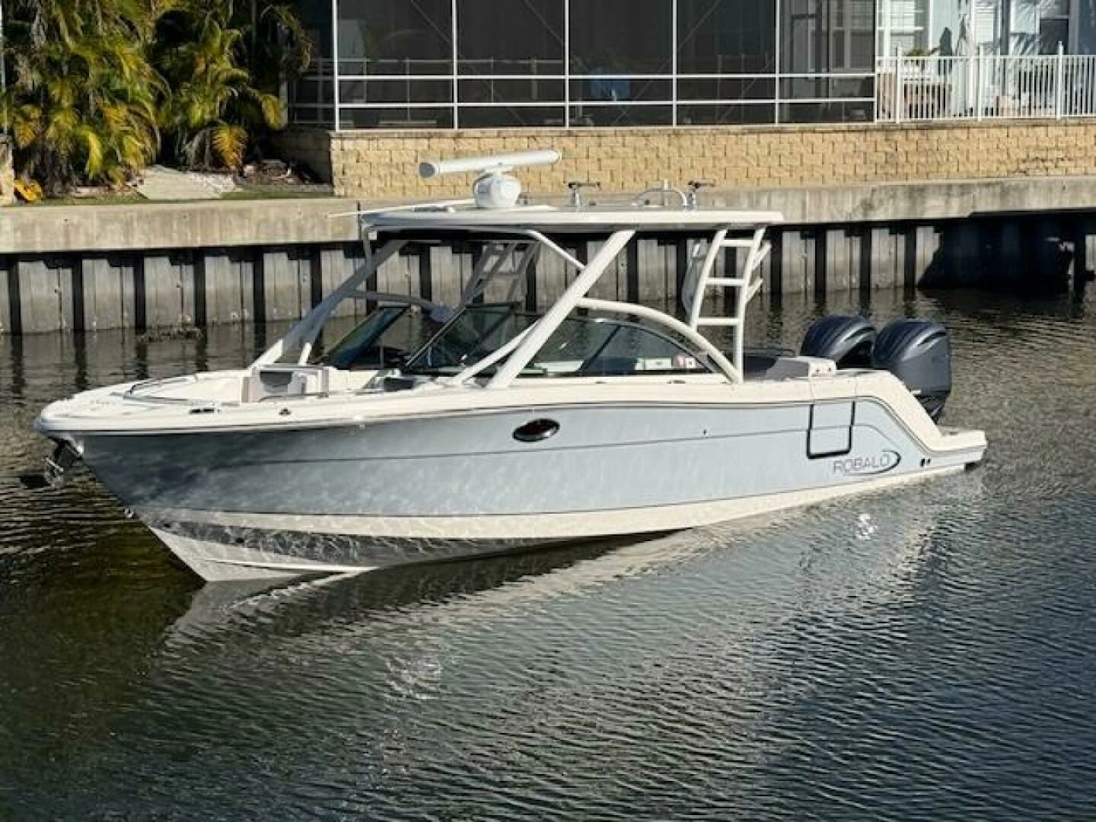 2021 Robalo R317 photo 23