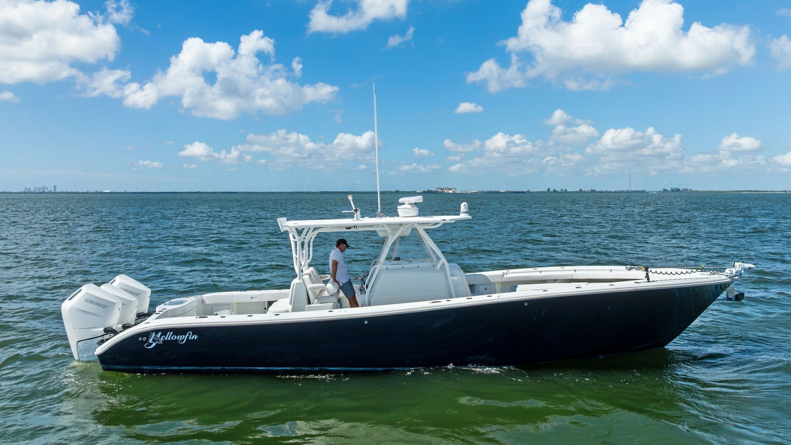 Profile View of 39 Center Console