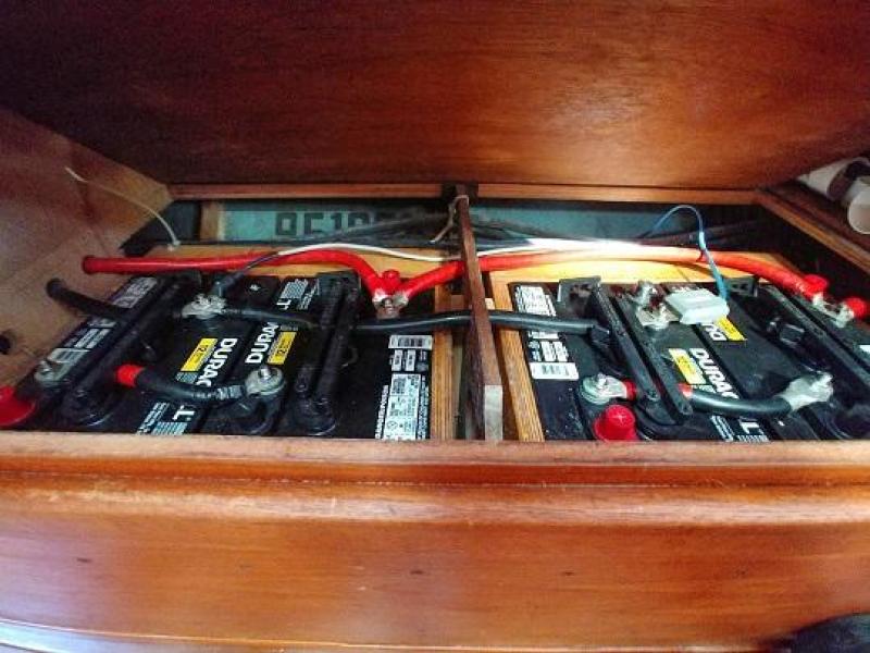 025 1989 Sabre Mark II Centerboard Batteries.jpg