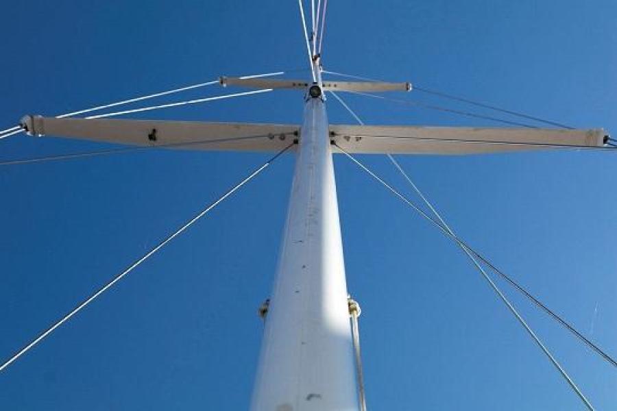 032 1989 Sabre Mark II Centerboard Mast.jpg