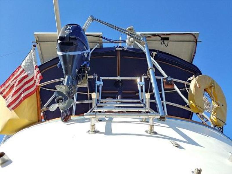 009 1989 Sabre Mark II Centerboard Aft Swim Ladder.jpg