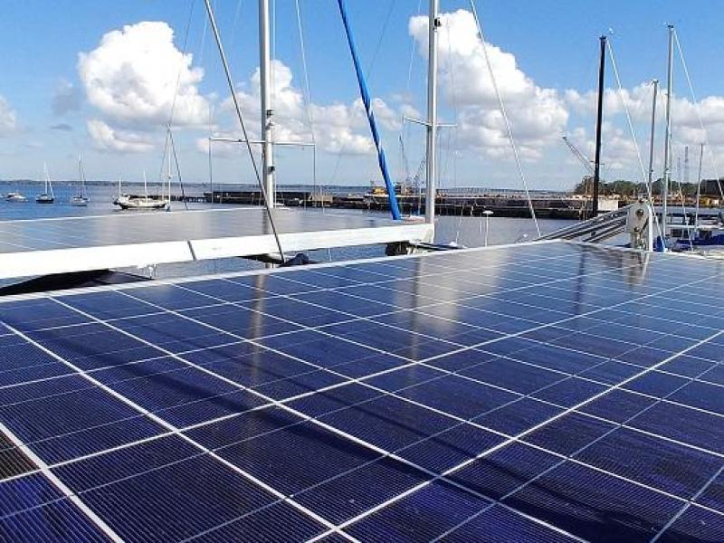 031 1989 Sabre Mark II Centerboard Solar Pannels.jpg