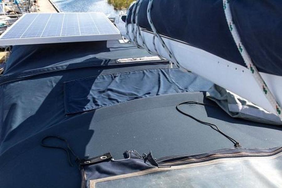 030 1989 Sabre Mark II Centerboard Bimini &amp; Dodger.jpg