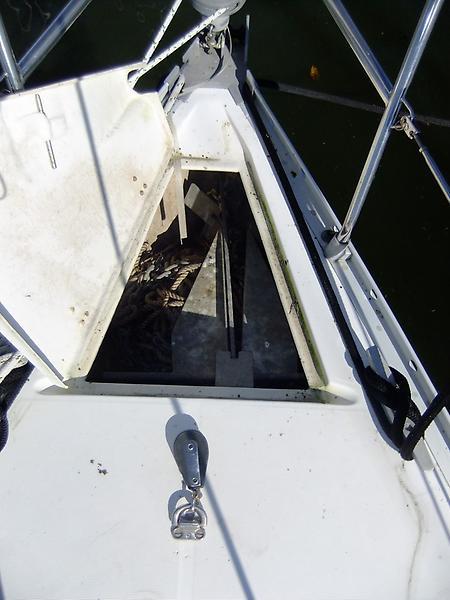 Beneteau 285 - Forwadr Deck Anchor Locker (Open).jpg