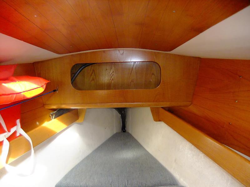 Beneteau 285 - Forward Berth - Forward Storage.jpg