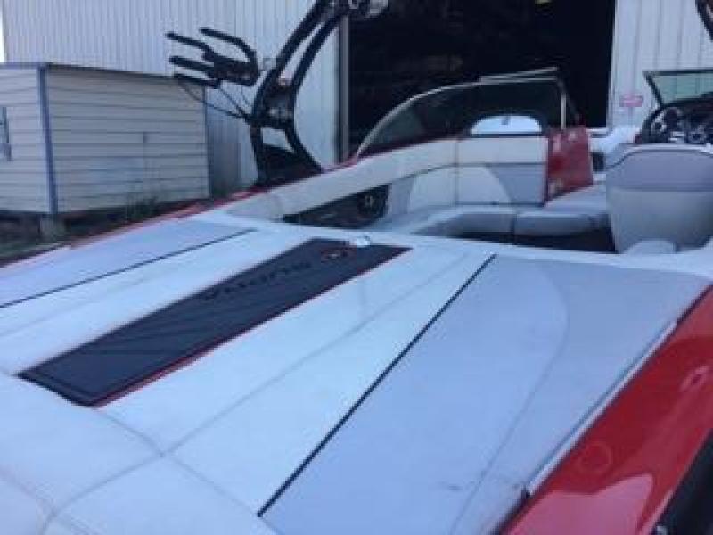 2013 Supra 21V  sundeck.jpg