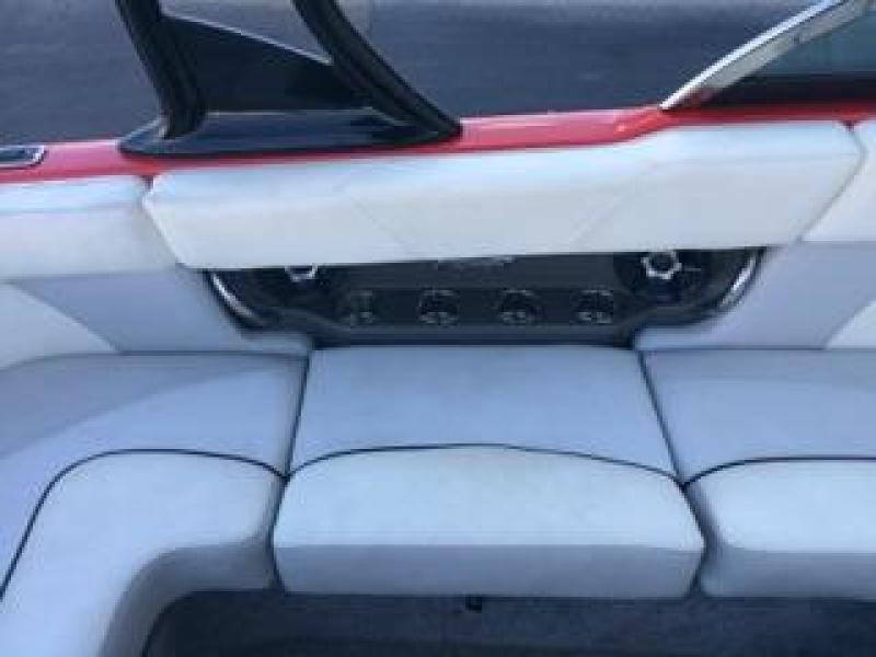2013 Supra 21V Speakers and cupholders.jpg