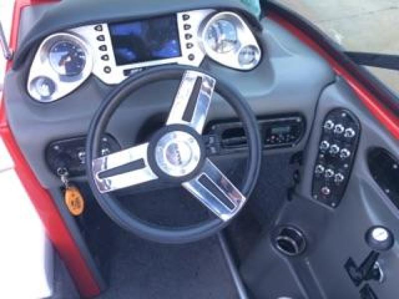 2013 Supra 21V Helm.jpg