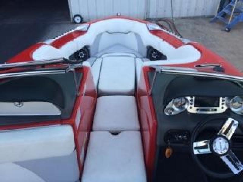 2013 Supra 21V Bow.jpg