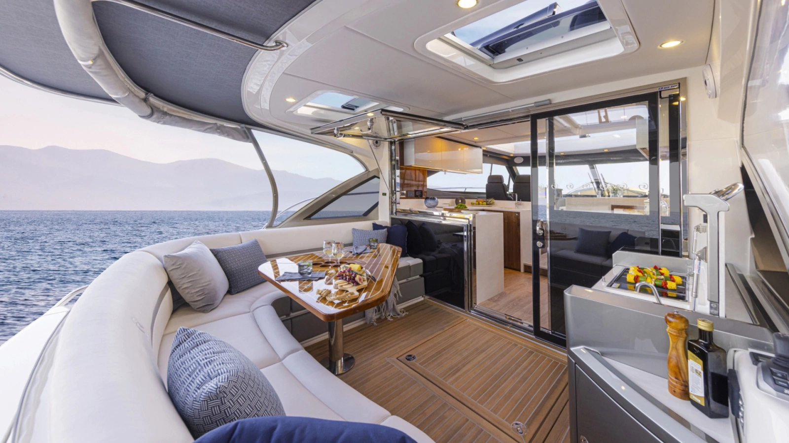 4600 Sport Yacht 46ft Riviera Yacht For Sale