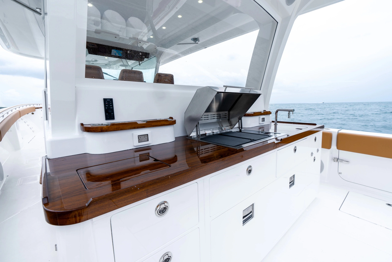 DEALER DEMO 56ft HCB Yacht For Sale