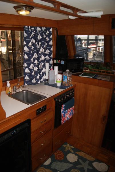 206 Galley.JPG