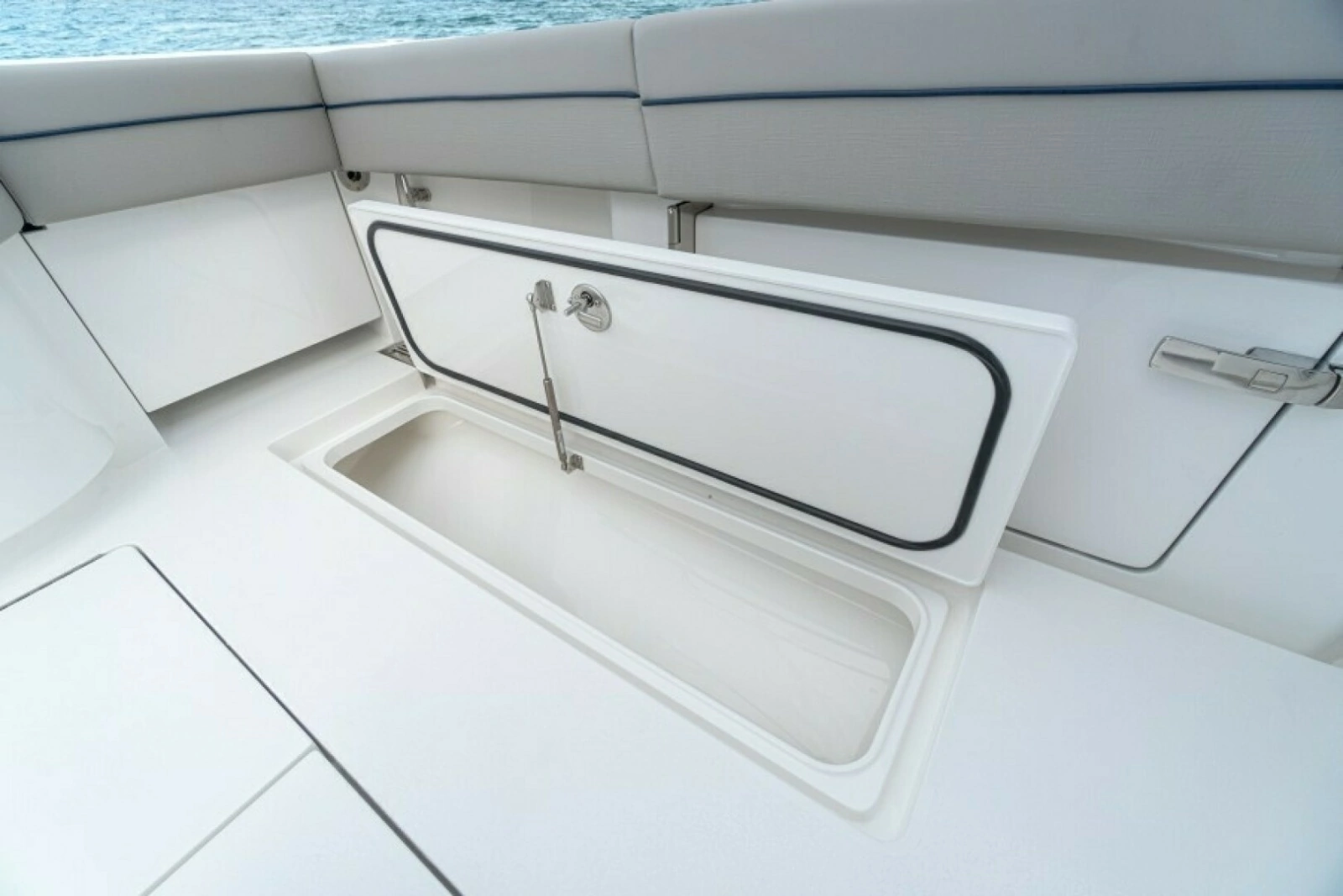 New V-33 Valhalla Boatworks Center Console