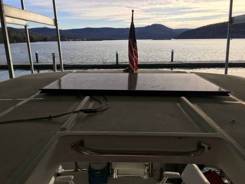 Midas Touch 1986 Marine Trader 38 Double Cabin Exterior Solar Panels.JPG