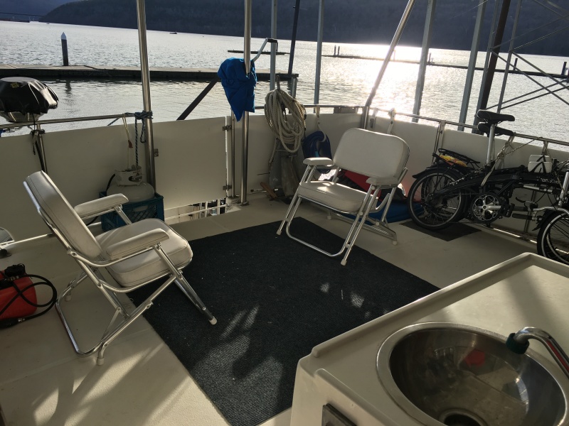 Midas Touch 1986 Marine Trader 38 Double Cabin Exterior aft deck.JPG
