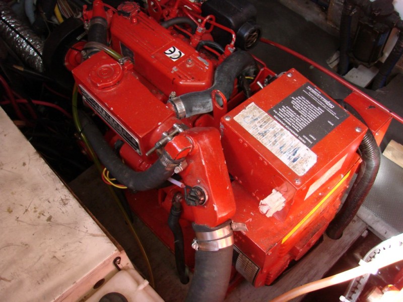 80 38' Marine Trader Lehman engine.JPG