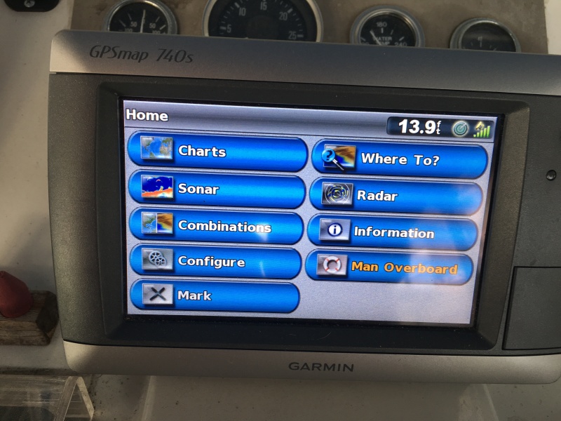 Midas Touch 1986 Marine Trader 38 Double Cabin Exterior Electronics GPS 740s.JPG