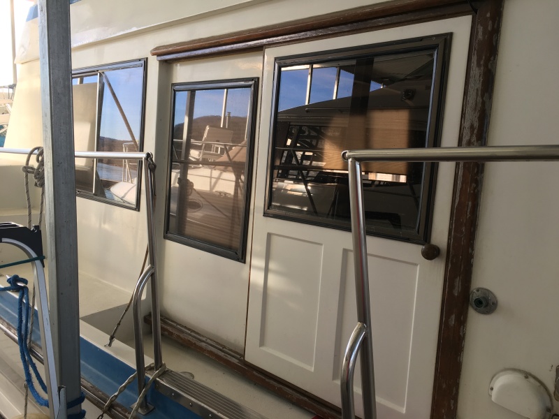 Midas Touch 1986 Marine Trader 38 Double Cabin Exterior Starboard door.JPG