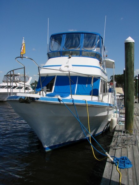 02 38' Marine Trader bow vert.JPG
