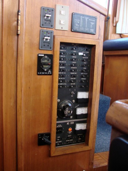 72 38' Marine Trader electrical panel.JPG