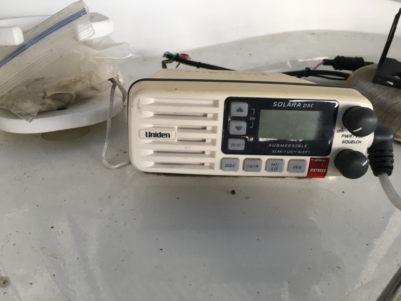 Midas Touch 1986 Marine Trader 38 Double Cabin Exterior Flybridge VHF radio.JPG