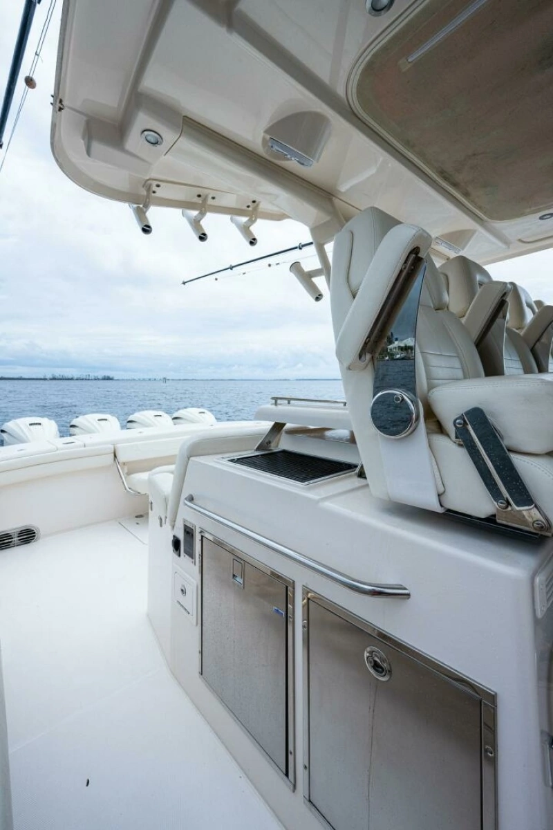 Grady White 45 Pura Vida - Exterior Cockpit