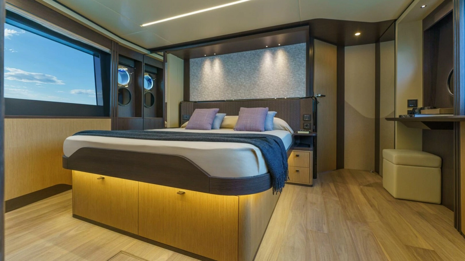2026 52 Absolute Fly - Master Stateroom