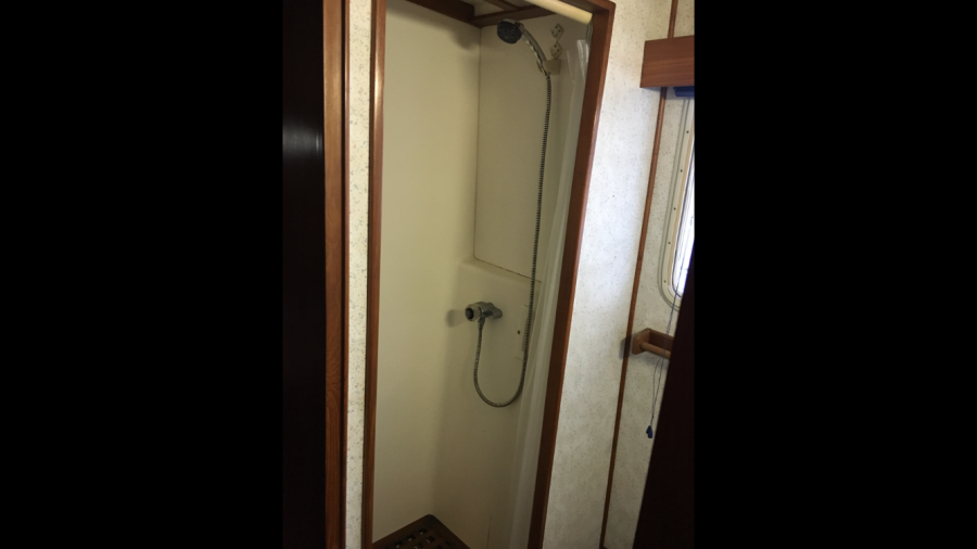 1988 Krogen 36 18 Shower Stall.PNG