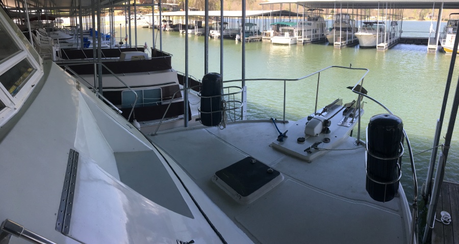 1988 Krogen 36 8 Exterior bow.JPG