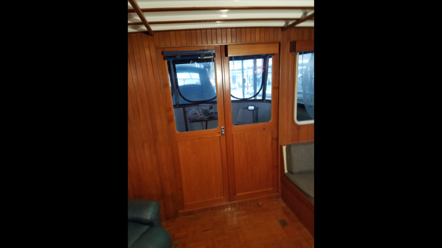 1988 Krogen 36 14 Salon double doors.PNG