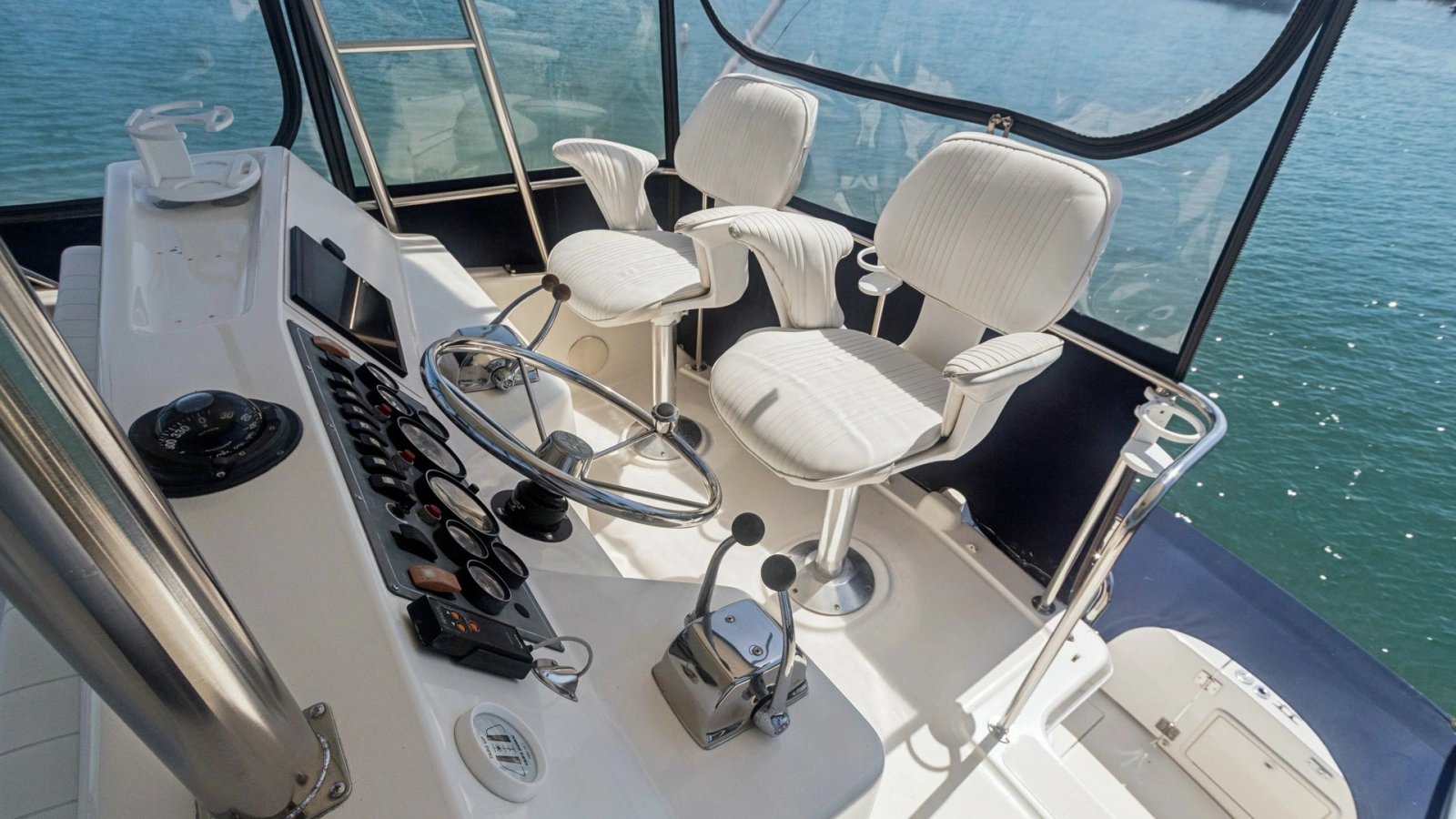 Flybridge Helm with Seating