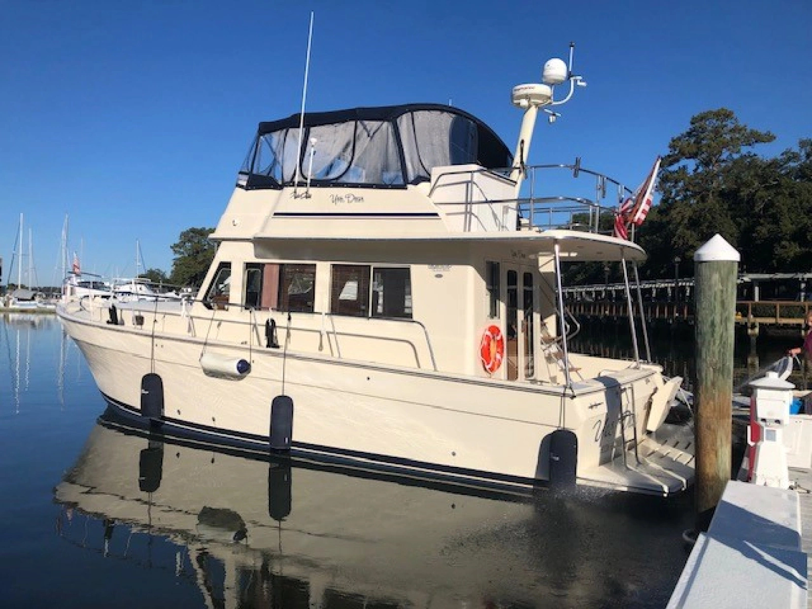 2006 Mainship 43 Trawler