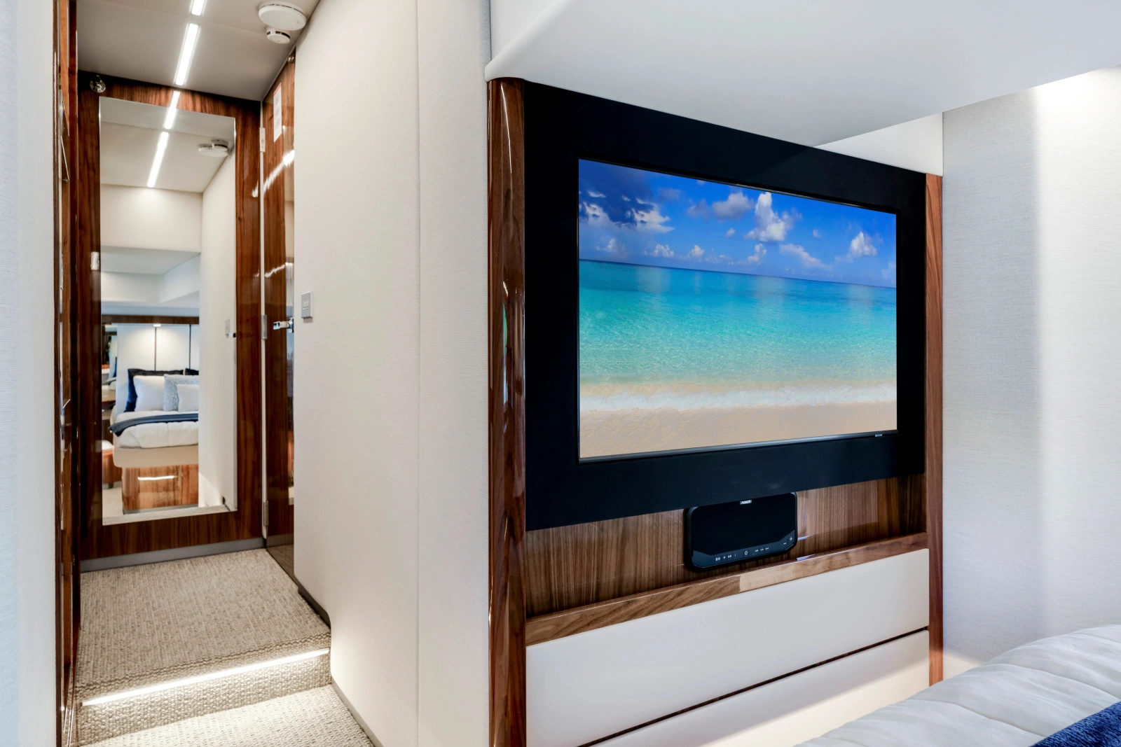 50 SPORTS MOTOR YACHT 50ft Riviera Yacht For Sale