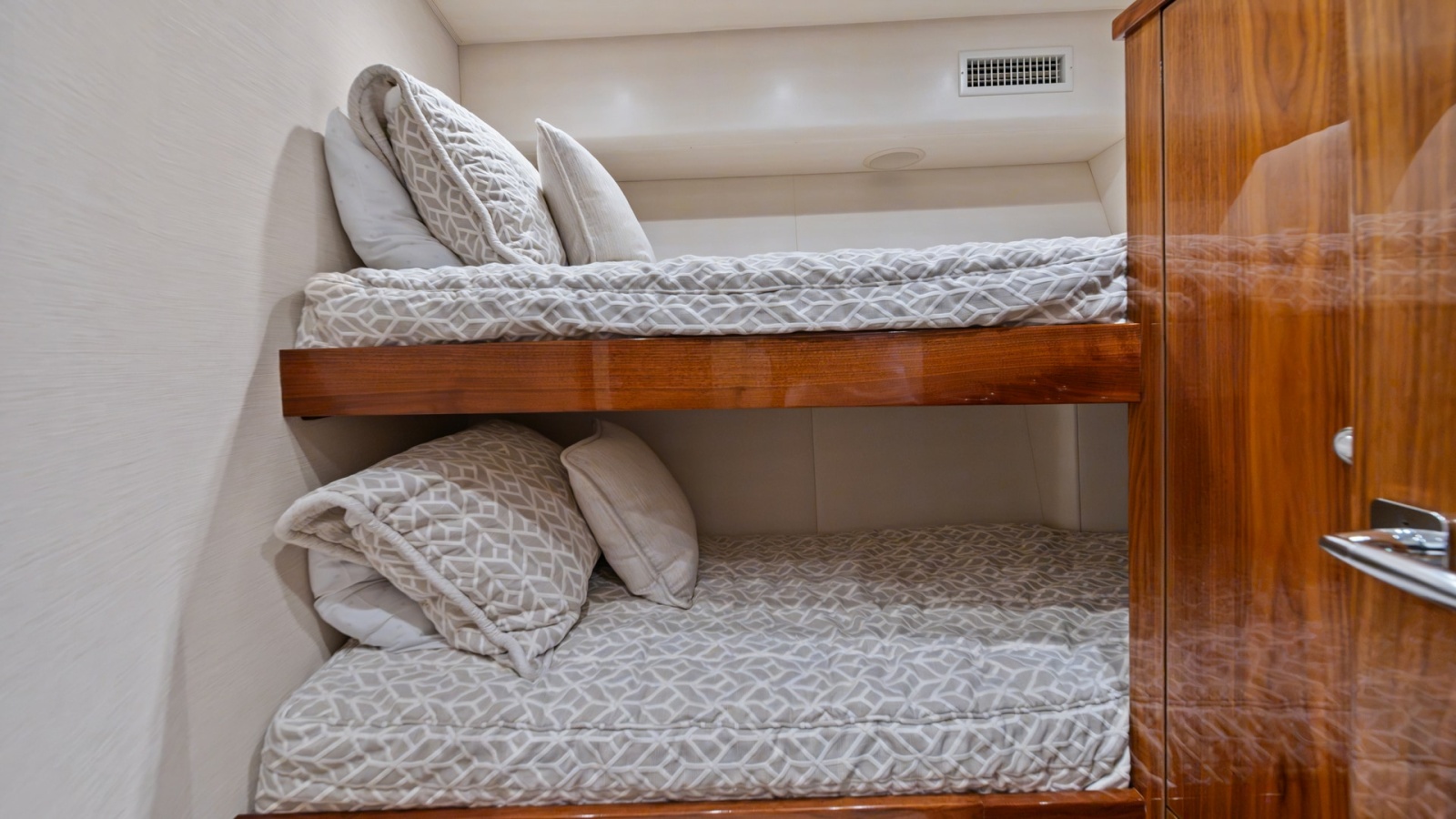 Guest Cabin with Bunk Beds