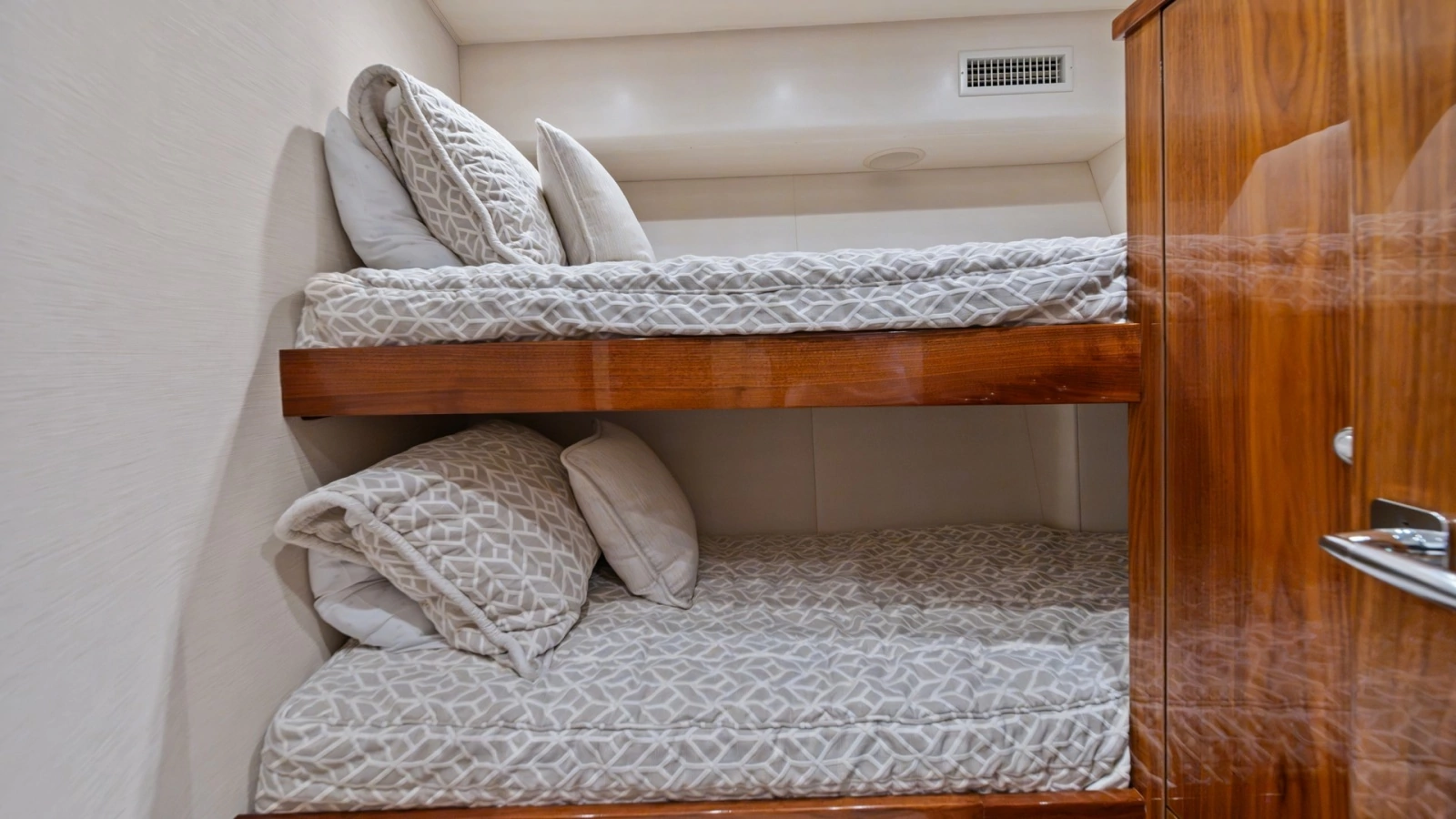Guest Cabin with Bunk Beds