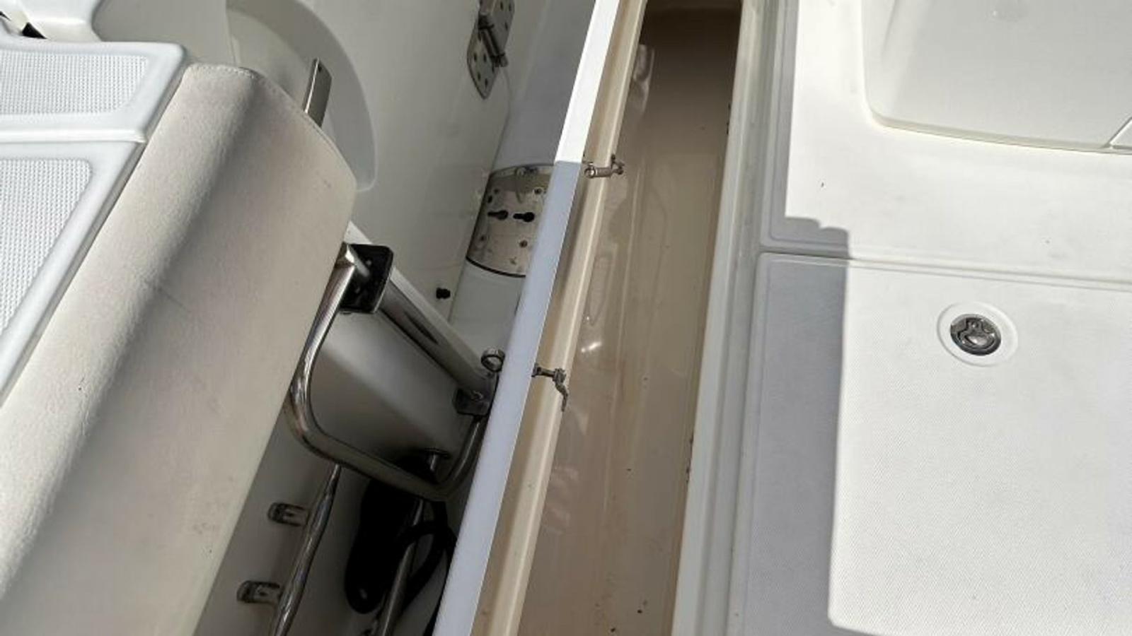 33' 2017 Boston Whaler 330 Outrage