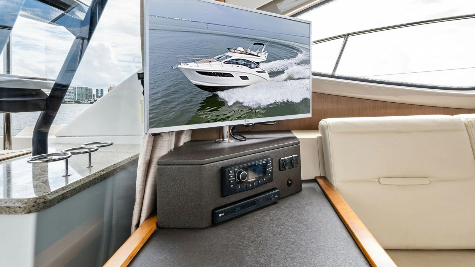 Salon Entertainment Area with TV
