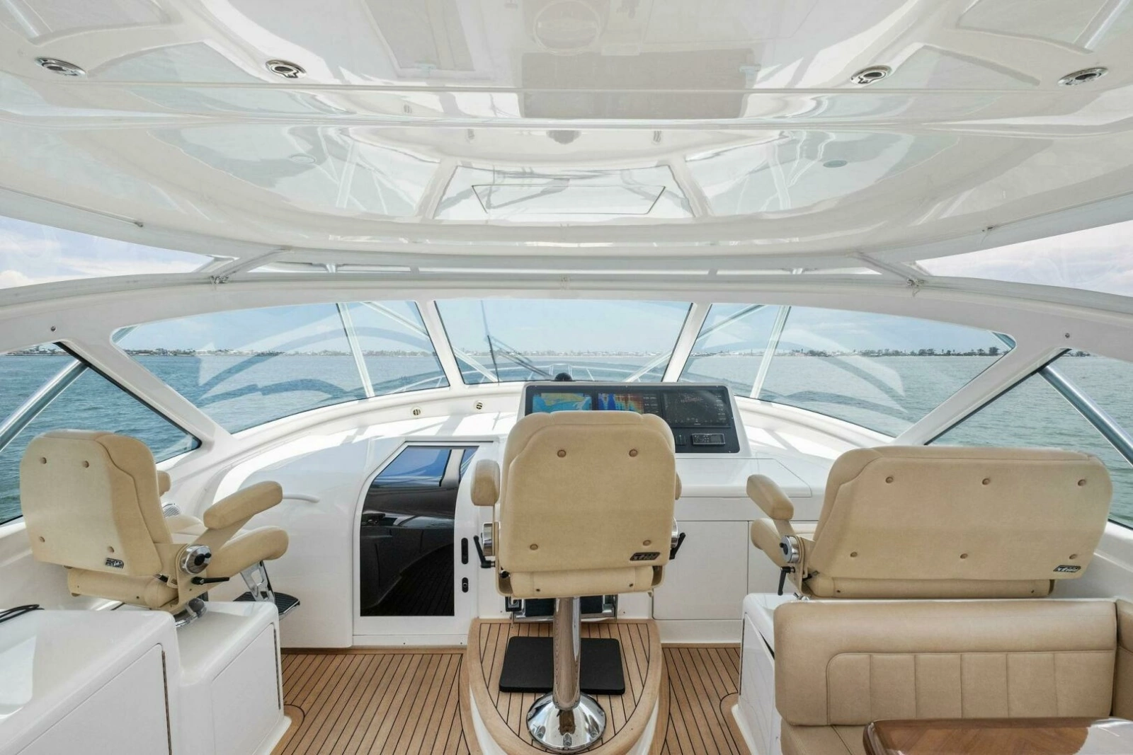 2015 Viking 52 OPEN photo 31