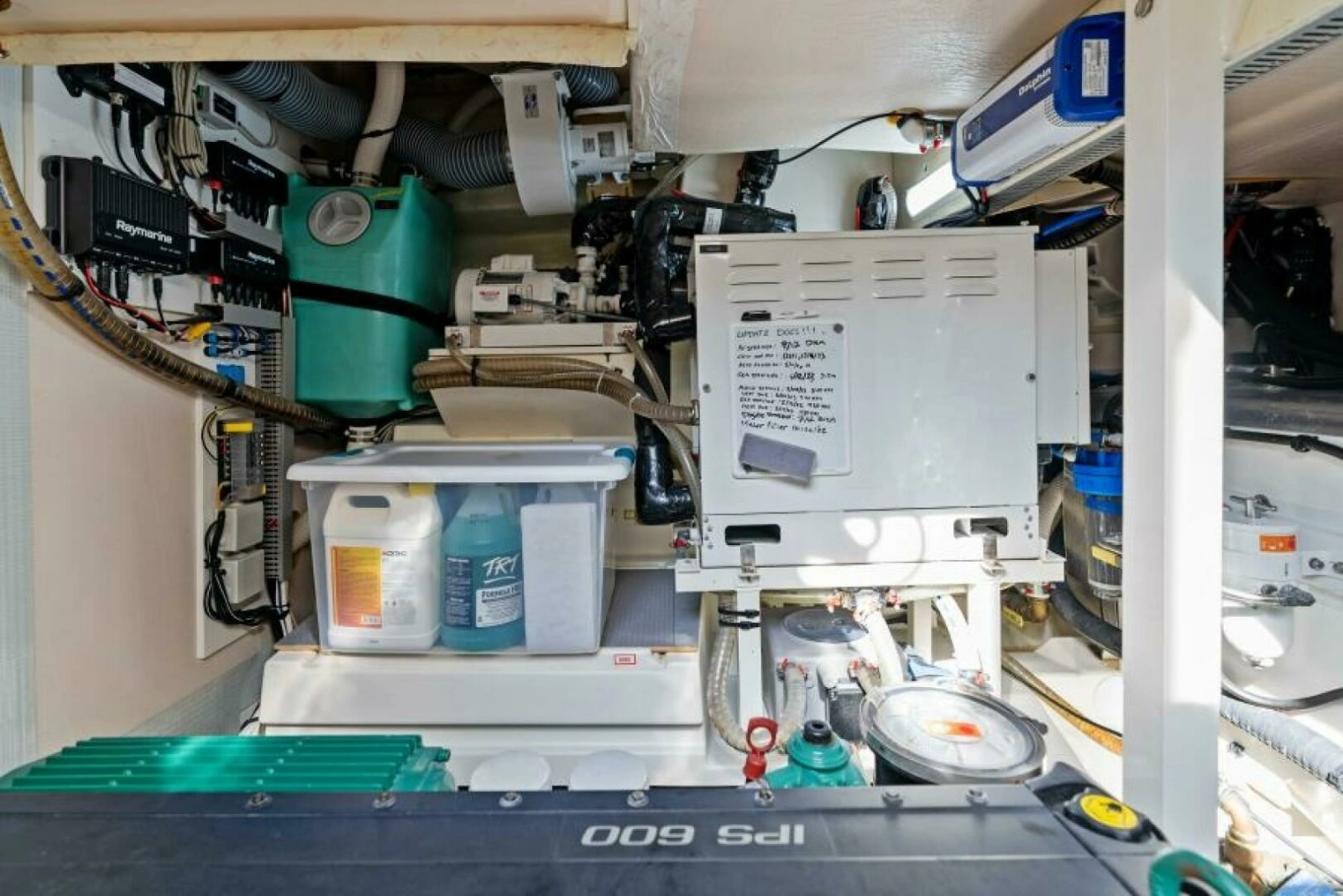 2020 52 Prestige Flybridge - Vacay - Engine Room