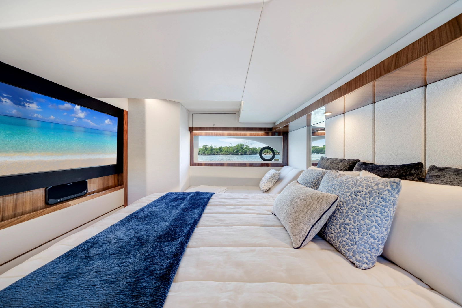 50 SPORTS MOTOR YACHT 50ft Riviera Yacht For Sale