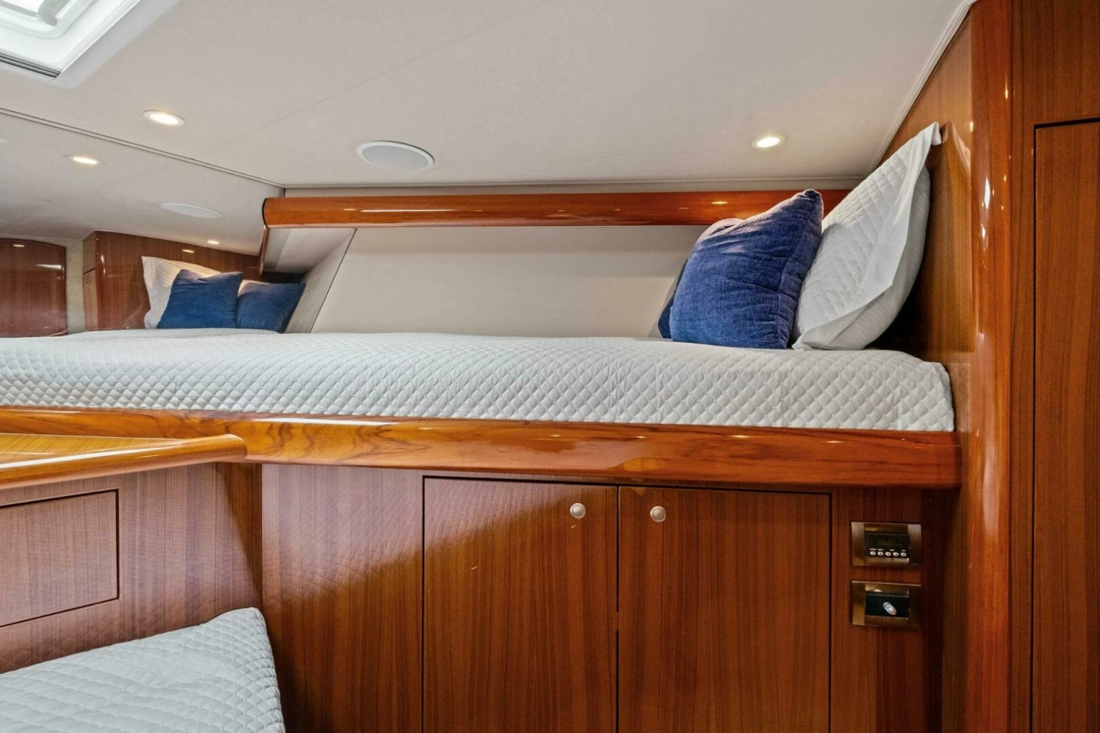 20  64ft Viking Yacht For Sale